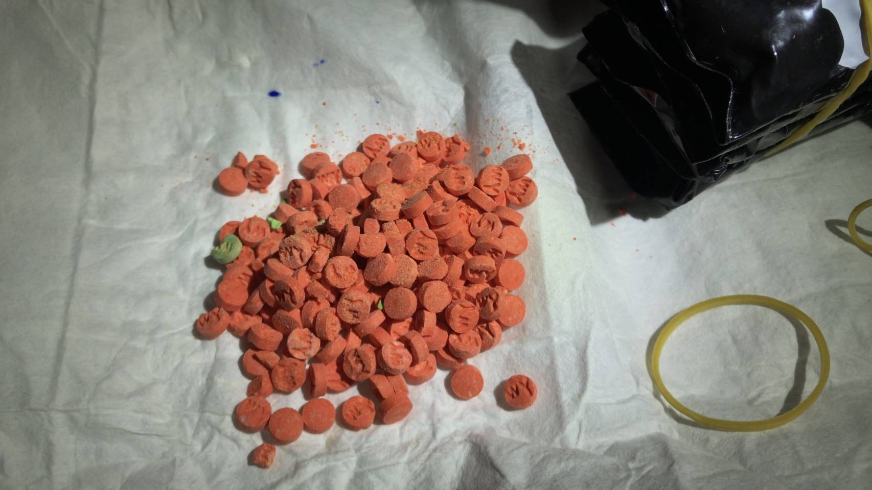 รวบคาปั้ม! ขนยาบ้า 2 ล้านเม็ด จากปากน้ำส่งเครือข่ายที่กระบี่ รวบคาปั้ม! ขนยาบ้า 2 ล้านเม็ด จากปากน้ำส่งเครือข่ายที่กระบี่