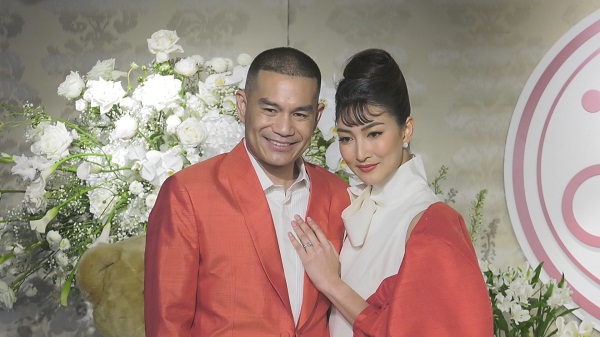 “แพนเค้ก-พี่หมี” เปิดใจหลังเข้าพิธีวิวาห์สุดอบอุ่น  (มีคลิป)