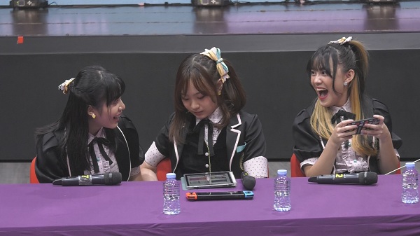 BNK48 - CGM48 ดวลเกมออนไลน์ ใน48TH GAME CASTER (มีคลิป) BNK48 - CGM48 ดวลเกมออนไลน์ ใน48TH GAME CASTER (มีคลิป)