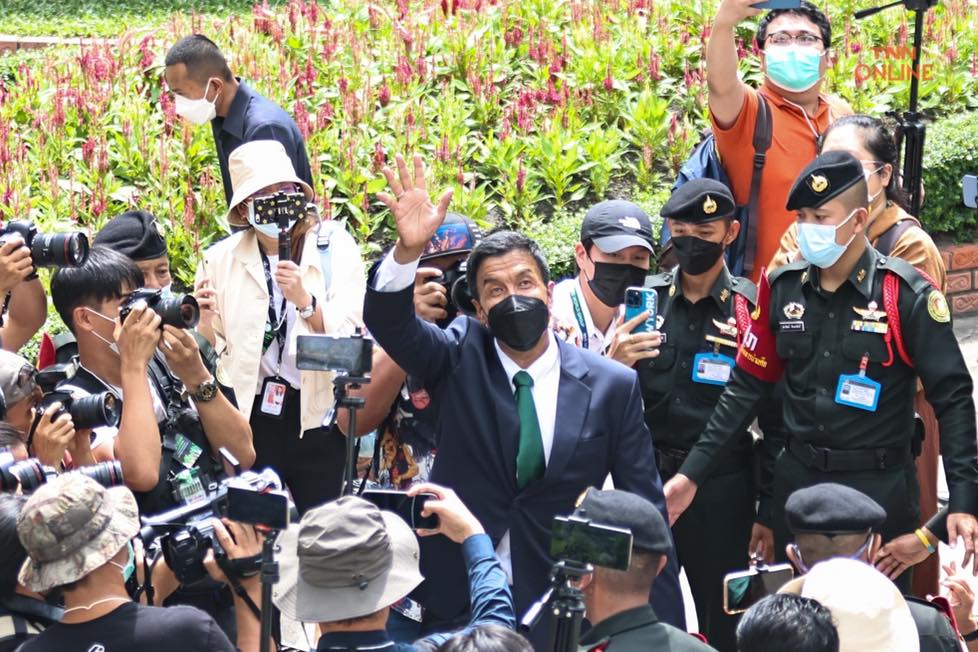 ชัชชาติ เปิดตัวรองผู้ว่าฯกทม. ย้ำนโยบายโปร่งใส ลงพื้นที่สัญจรห้ามทำป้ายต้อนรับ