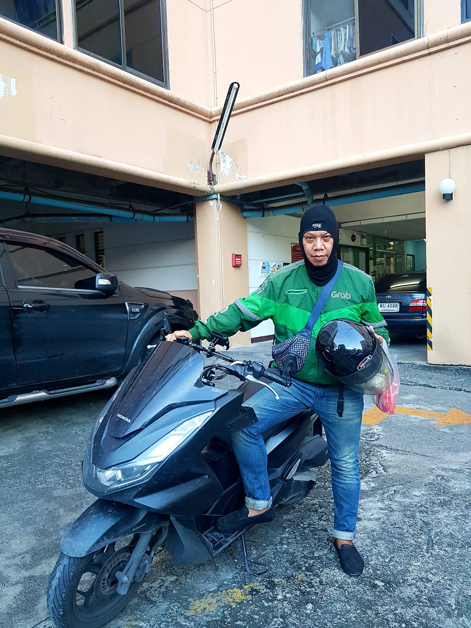 อุ๊บ วิริยะ ไม่อายทำกิน ขับแกร็บหารายได้เสริม ลั่น ไม่ได้ตกอับ อุ๊บ วิริยะ ไม่อายทำกิน ขับแกร็บหารายได้เสริม ลั่น ไม่ได้ตกอับ