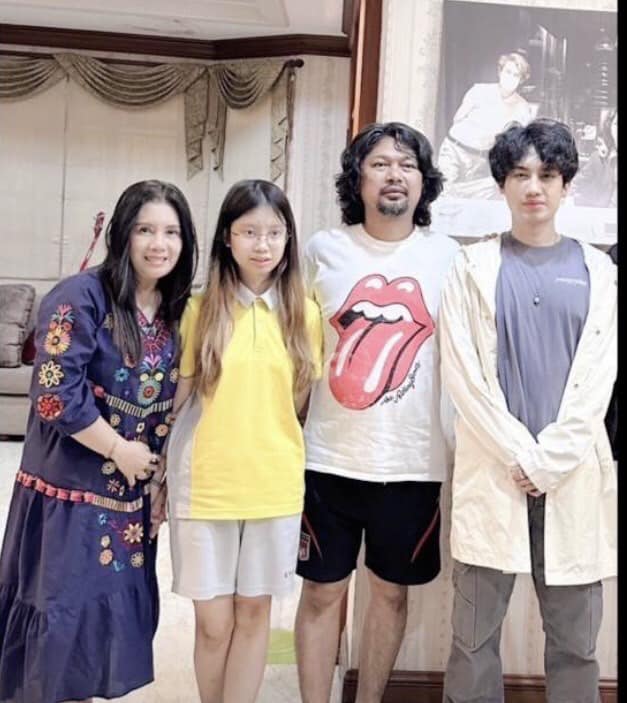 เสือ เสฏกานต์ กลับมารับงานทัวร์คอนเสิร์ตอีกครั้ง (มีคลิป) เสือ เสฏกานต์ กลับมารับงานทัวร์คอนเสิร์ตอีกครั้ง (มีคลิป)