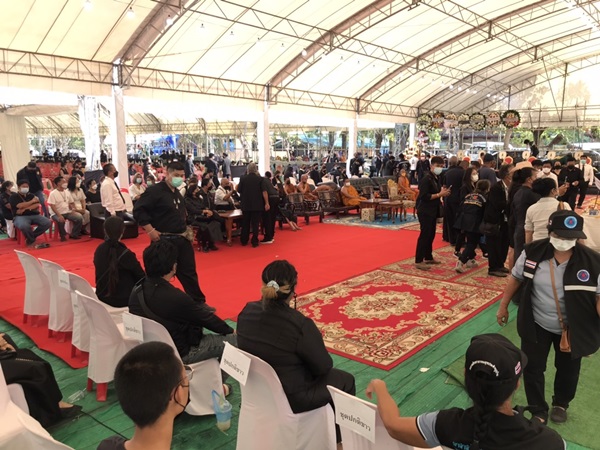 บรรยากาศพิธีพระราชทานน้ำหลวงอาบศพ ไวพจน์ เพชรสุพรรณ บรรยากาศพิธีพระราชทานน้ำหลวงอาบศพ ไวพจน์ เพชรสุพรรณ