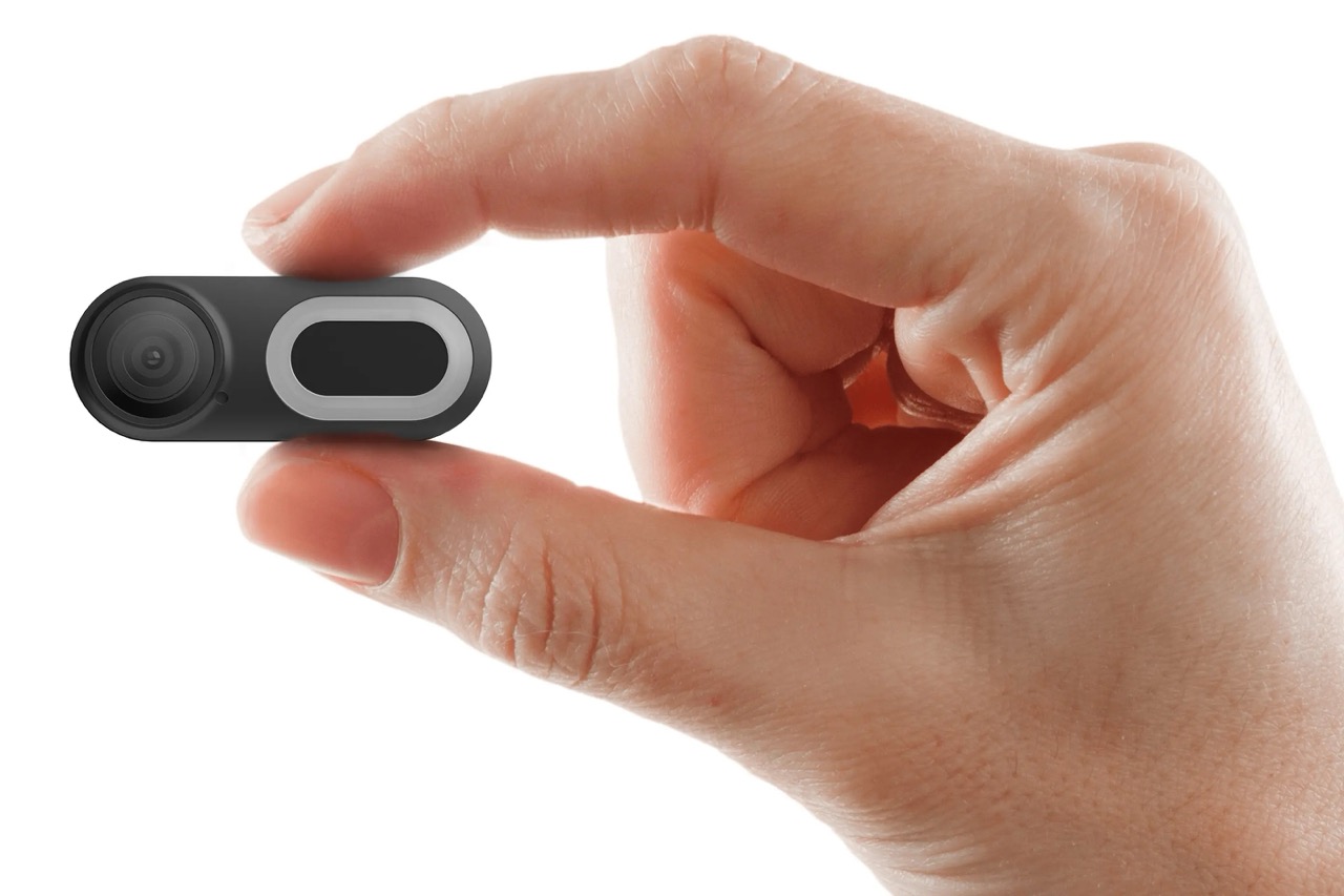 PhoneCam กล้องวิดีโอติดตัวเพื่อความปลอดภัย ใส่ไว้อุ่นใจกว่าเยอะ PhoneCam กล้องวิดีโอติดตัวเพื่อความปลอดภัย ใส่ไว้อุ่นใจกว่าเยอะ