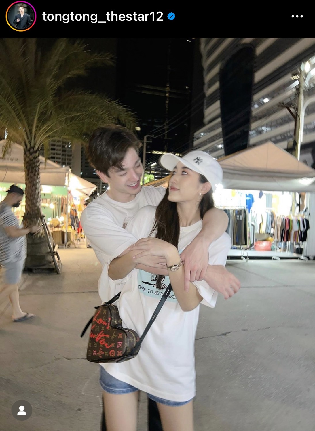 ตงตง ย้ำรัก เบส  หวานเหมือนเดิม เมินกระแสข่าวลือเลิกเงียบ!!