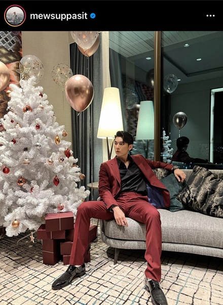 มิว ศุภศิษฏ์ ปลื้ม แอนชิลีเป็นนางเอกเอ็มวี แย้มวางแพลนมีคอนเสิร์ตปีหน้า มิว ศุภศิษฏ์ ปลื้ม แอนชิลีเป็นนางเอกเอ็มวี แย้มวางแพลนมีคอนเสิร์ตปีหน้า