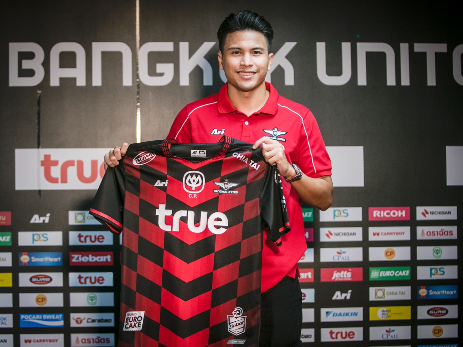 'ทรูแบงค็อกฯ' จัดเต็มยืม 'ฐิติพันธ์' จากบีจีร่วมทัพ 'ทรูแบงค็อกฯ' จัดเต็มยืม 'ฐิติพันธ์' จากบีจีร่วมทัพ