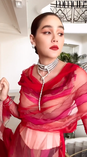 เปิดลุควันส่งท้าย!! ‘ชมพู่ อารยา’ บนพรมแดงคานส์ แซ่บแรงทั้งราคาและอิมเมจ 