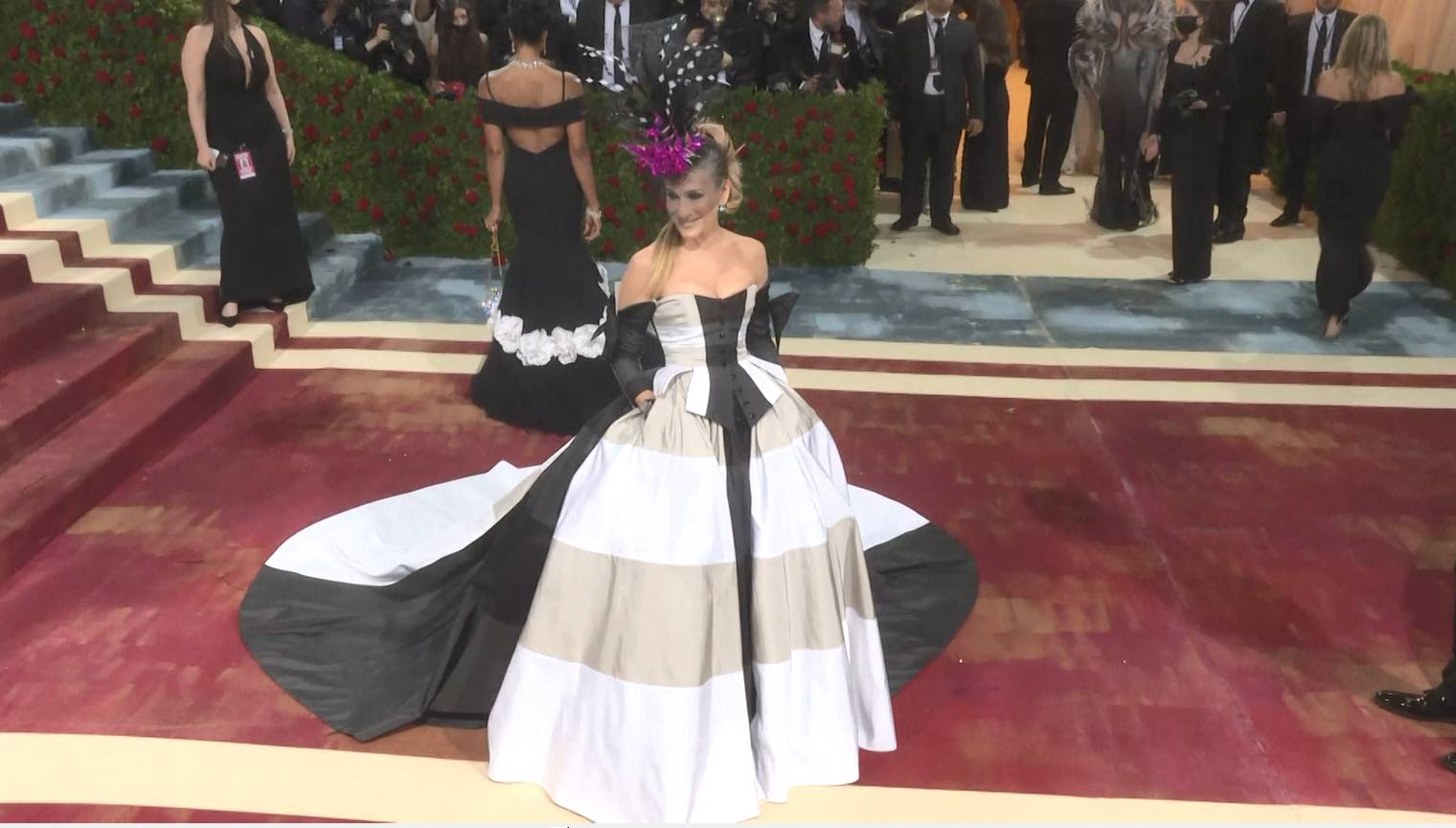 คิม คาร์เดเชียน นำทีมคนดังติดลิสต์แต่งตัวดีสุดงาน Met Gala ปี 2022