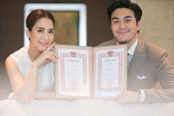 จั๊กจั่น อคัมย์สิริ ควง เค วัฒนา จดทะเบียนสมรสแล้ว