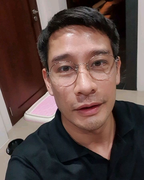 ป้อง ณวัฒน์ ผ่าตัดหัวเข่า พักฟื้นนานเป็นเดือน ป้อง ณวัฒน์ ผ่าตัดหัวเข่า พักฟื้นนานเป็นเดือน