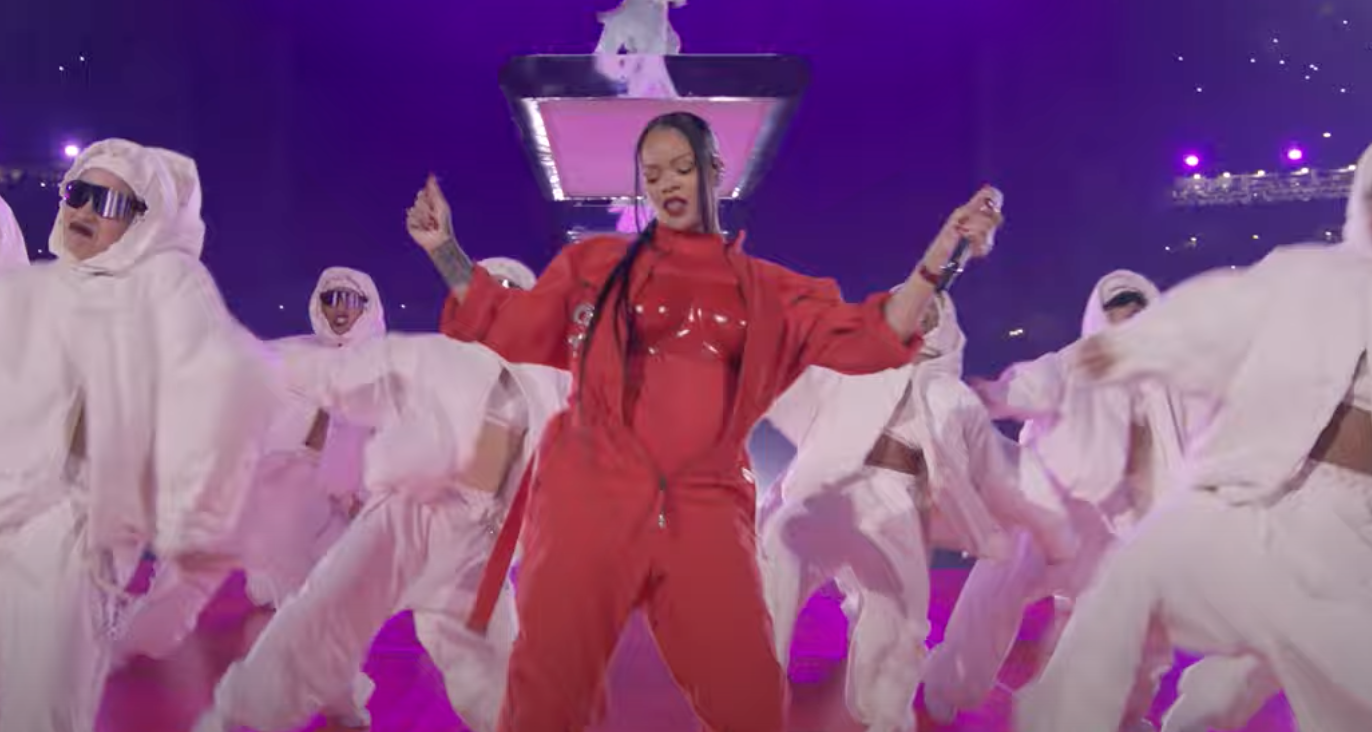 อาณิสงค์แม่ค้า! ริฮานนา ขึ้นโชว์ซูเปอร์โบวล์ยอดชม 113 ล้าน สูงสุดรอบ 6 ปี อาณิสงค์แม่ค้า! ริฮานนา ขึ้นโชว์ซูเปอร์โบวล์ยอดชม 113 ล้าน สูงสุดรอบ 6 ปี