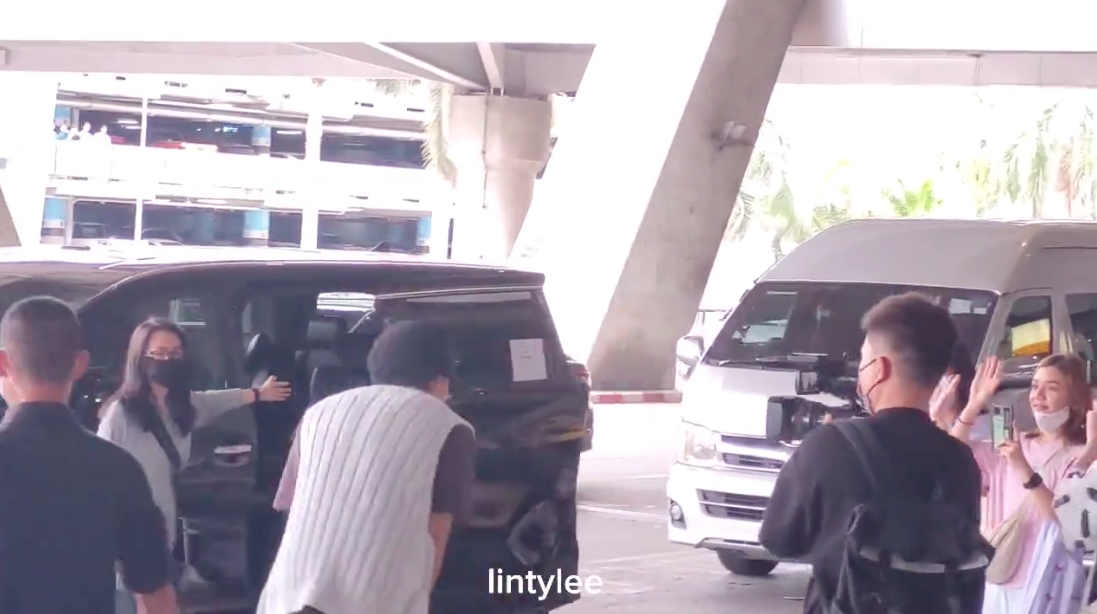 ตี๋ถึงไทยแล้ว!! 'ดีแลน หวัง' พระเอก F4 จีน พร้อมถ่ายทำ Keep Running ในกรุงเทพและพัทยา ตี๋ถึงไทยแล้ว!! 'ดีแลน หวัง' พระเอก F4 จีน พร้อมถ่ายทำ Keep Running ในกรุงเทพและพัทยา