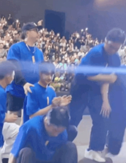 ไม่ต้องหักโหม!! แฟนๆ ห่วง ‘หวังอี้ป๋อ’ กลับมาโปรโมตหนังทั้งที่ยังไม่หายดี