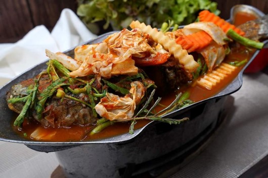 5 ร้านอาหารพะเยา แจกพิกัดร้านเด็ด รสชาติอร่อย พร้อมบรรยากาศสุดปัง 5 ร้านอาหารพะเยา แจกพิกัดร้านเด็ด รสชาติอร่อย พร้อมบรรยากาศสุดปัง