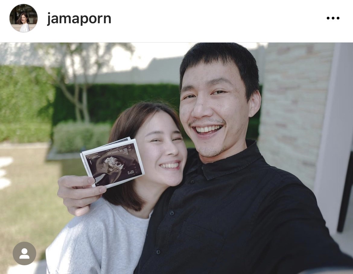 ตุ๊กตา จมาพร ขึ้นแท่นคุณแม่ป้ายแดง