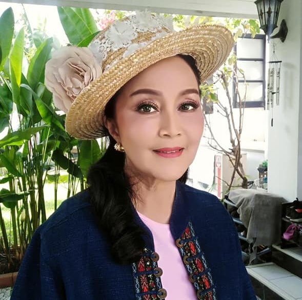 แจงเหตุขับเก๋งฝ่าไม้กั้นทางรถไฟ ไก่ ปริศนา หมอลำชื่อดัง โต้!! ไม่ได้ขับรถเร็ว