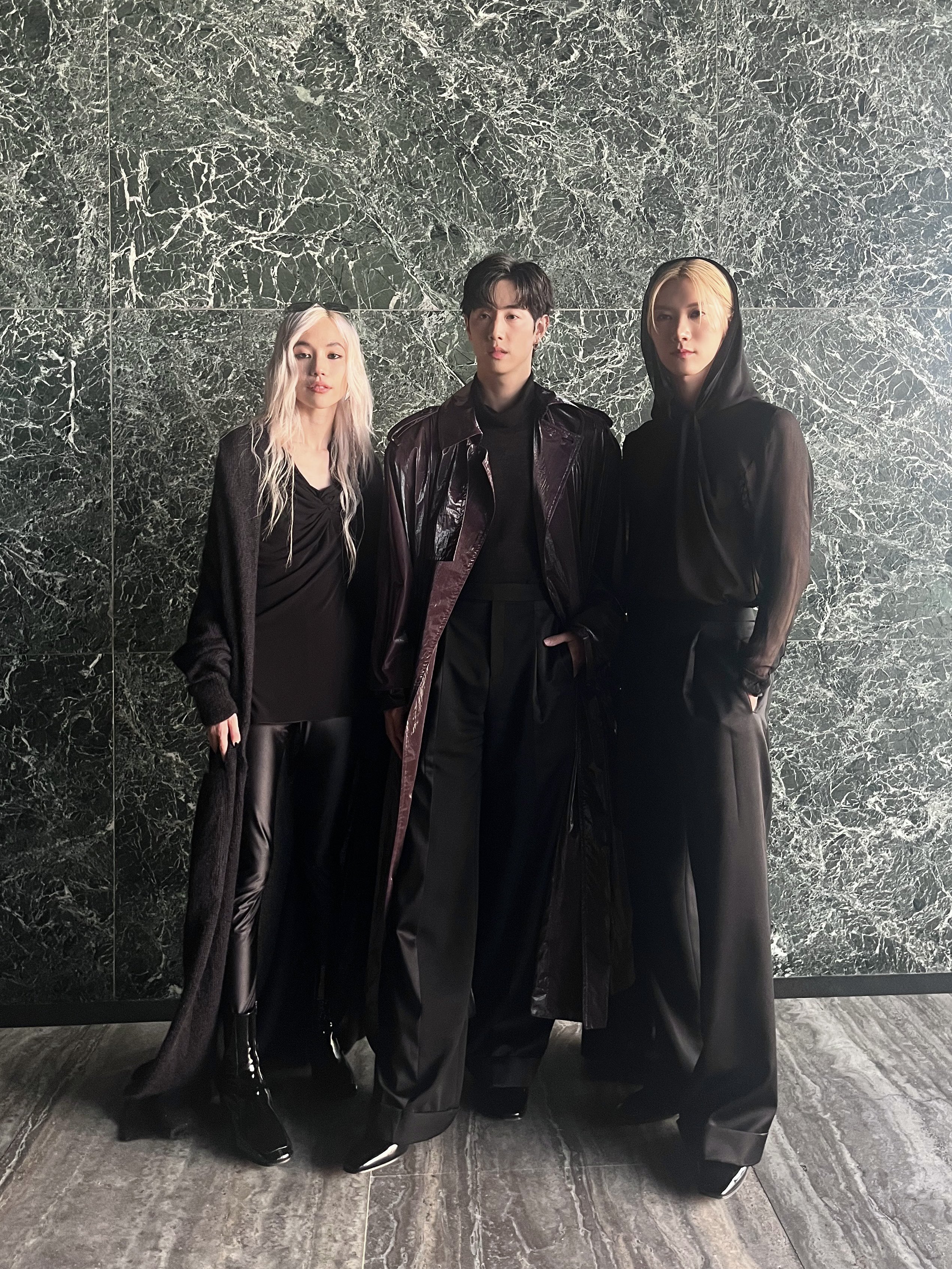 ฮอตทะลุล้านทวีต!! 'เตนล์ ชิตพล’ เซ็กซี่ซีทรูร่วมชมแฟชั่นโชว์ที่เบอร์ลินกับ 'มาร์ค ต้วน - คิตตี้ ชิชา' ฮอตทะลุล้านทวีต!! 'เตนล์ ชิตพล’ เซ็กซี่ซีทรูร่วมชมแฟชั่นโชว์ที่เบอร์ลินกับ 'มาร์ค ต้วน - คิตตี้ ชิชา'