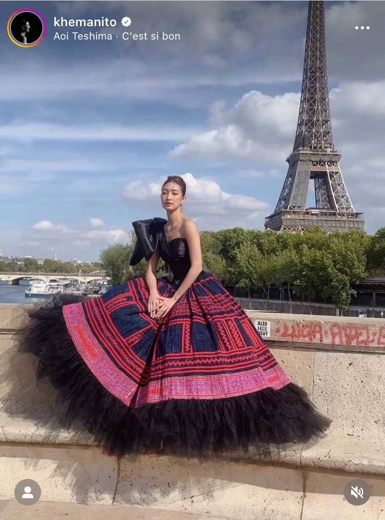 แพนเค้ก โชว์ความปัง! เดินแบบนำแบรนด์ผ้าไทยขึ้นรันเวย์ระดับโลก 