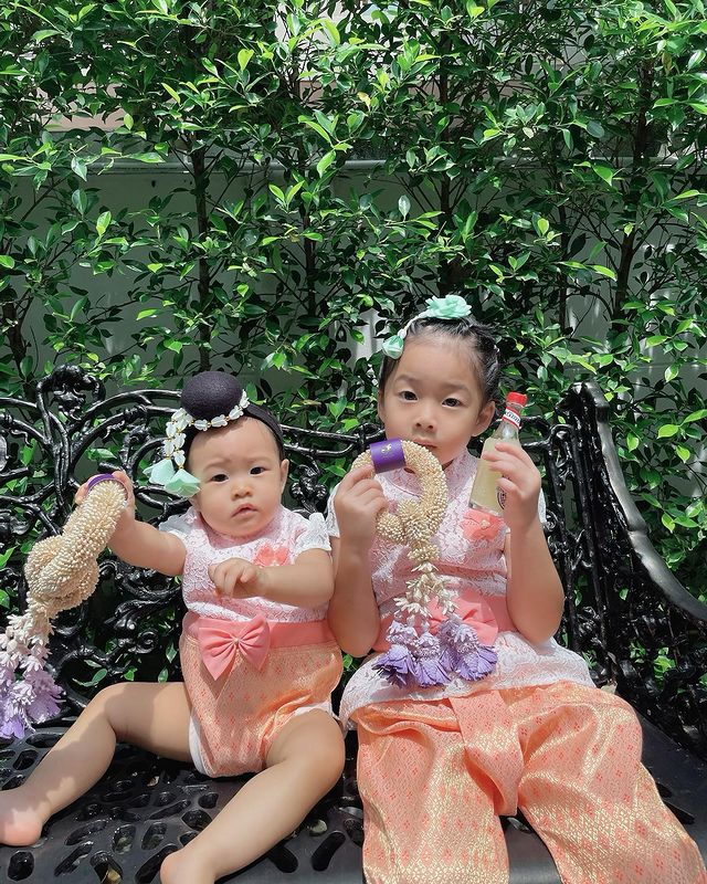 ส่องกิจกรรมวันสงกรานต์ ตามวิถีนิวนอร์มอลของเหล่าคนบันเทิง ส่องกิจกรรมวันสงกรานต์ ตามวิถีนิวนอร์มอลของเหล่าคนบันเทิง