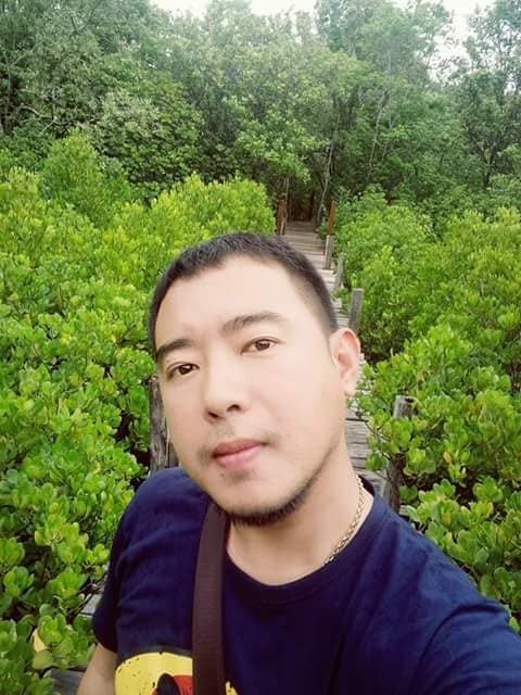 อาทิตย์ ริว น้ำตาคลอ เป้ย ปานวาด มอบของช่วยเหลือเพื่อให้นำไปขายต่อ อาทิตย์ ริว น้ำตาคลอ เป้ย ปานวาด มอบของช่วยเหลือเพื่อให้นำไปขายต่อ