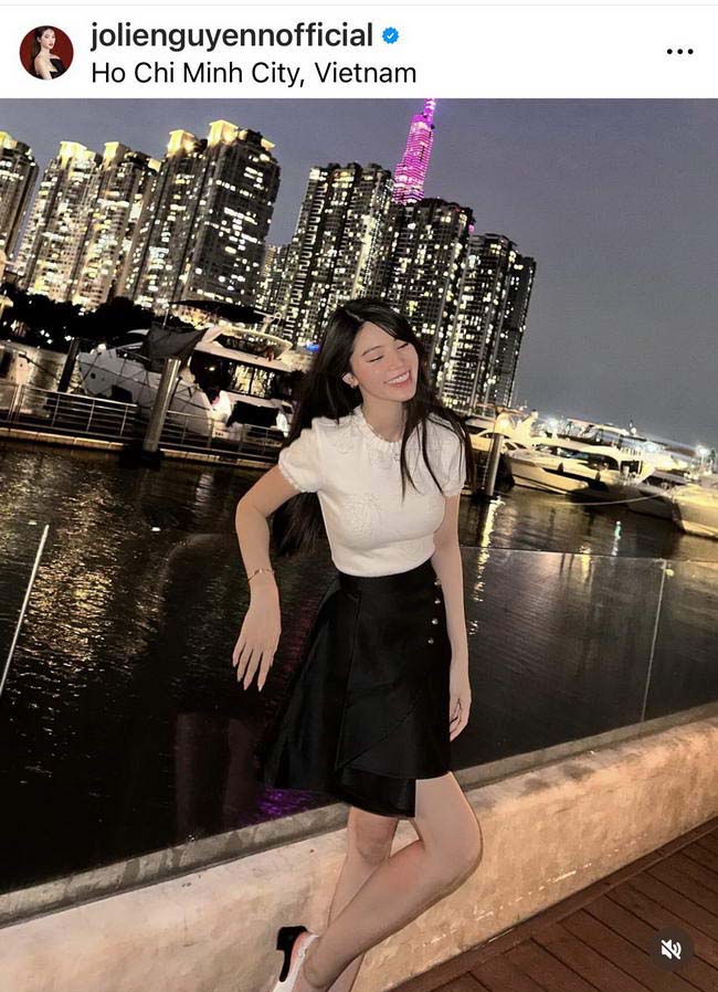 แห่กดซูม โจลี่ เหงียน โพสต์แฉ! ถูกชายดักรอหน้าที่พัก ชาวเน็ตบอกหน้าคุ้นๆ แห่กดซูม โจลี่ เหงียน โพสต์แฉ! ถูกชายดักรอหน้าที่พัก ชาวเน็ตบอกหน้าคุ้นๆ