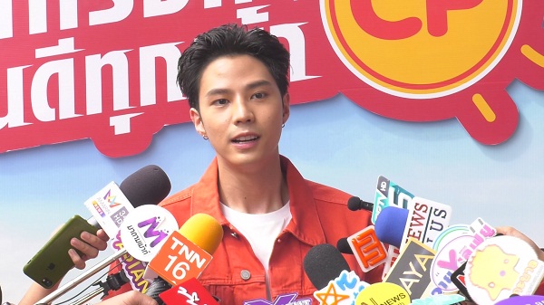 กองทัพไรเดอร์ แจกไส้กรอก CP ใน แคมเปญไส้กรอก CP กินดีทุกเช้า พร้อมทุกเช้า (มีคลิป) กองทัพไรเดอร์ แจกไส้กรอก CP ใน แคมเปญไส้กรอก CP กินดีทุกเช้า พร้อมทุกเช้า (มีคลิป)