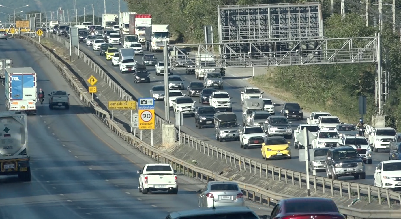 เปิดภาพถนนมิตรภาพช่วงสีคิ้วรถติดยาวเหยียด 4 กม.
