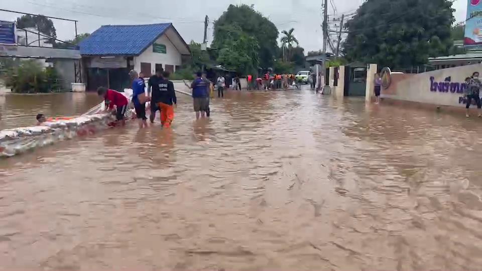 ประมวลภาพ น้ำท่วมเชียงใหม่ ลึกสุดเกือบ 5 เมตร แนวโน้มเพิ่มต่อเนื่อง ประมวลภาพ น้ำท่วมเชียงใหม่ ลึกสุดเกือบ 5 เมตร แนวโน้มเพิ่มต่อเนื่อง