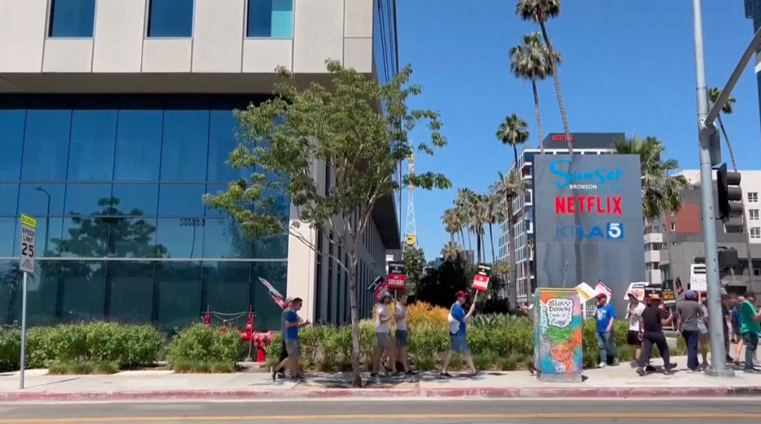 ดาราวอล์กเอาท์!! งานเปิดตัวหนัง Oppenheimer หลังมติหยุดงานประท้วง ฮอลลีวูดป่วนหนัก