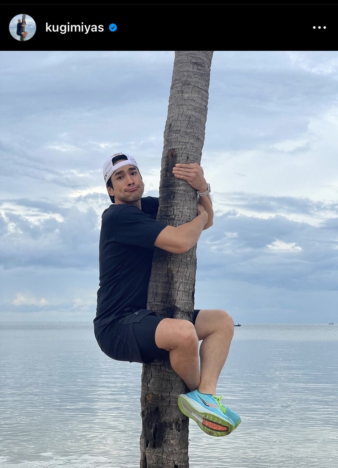 ณเดชน์ คูกิกิยะ คนแห่มุงทั้งสำนักงานเขต หลังมาติดต่อทำทะเบียนบ้านใหม่