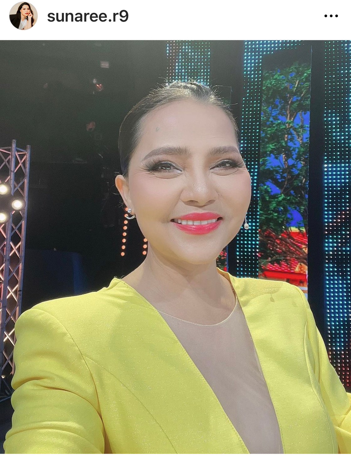 งวดนี้ต้องได้! สุนารี กดซื้อหวยออนไลน์กว่าครึ่งพันใบ