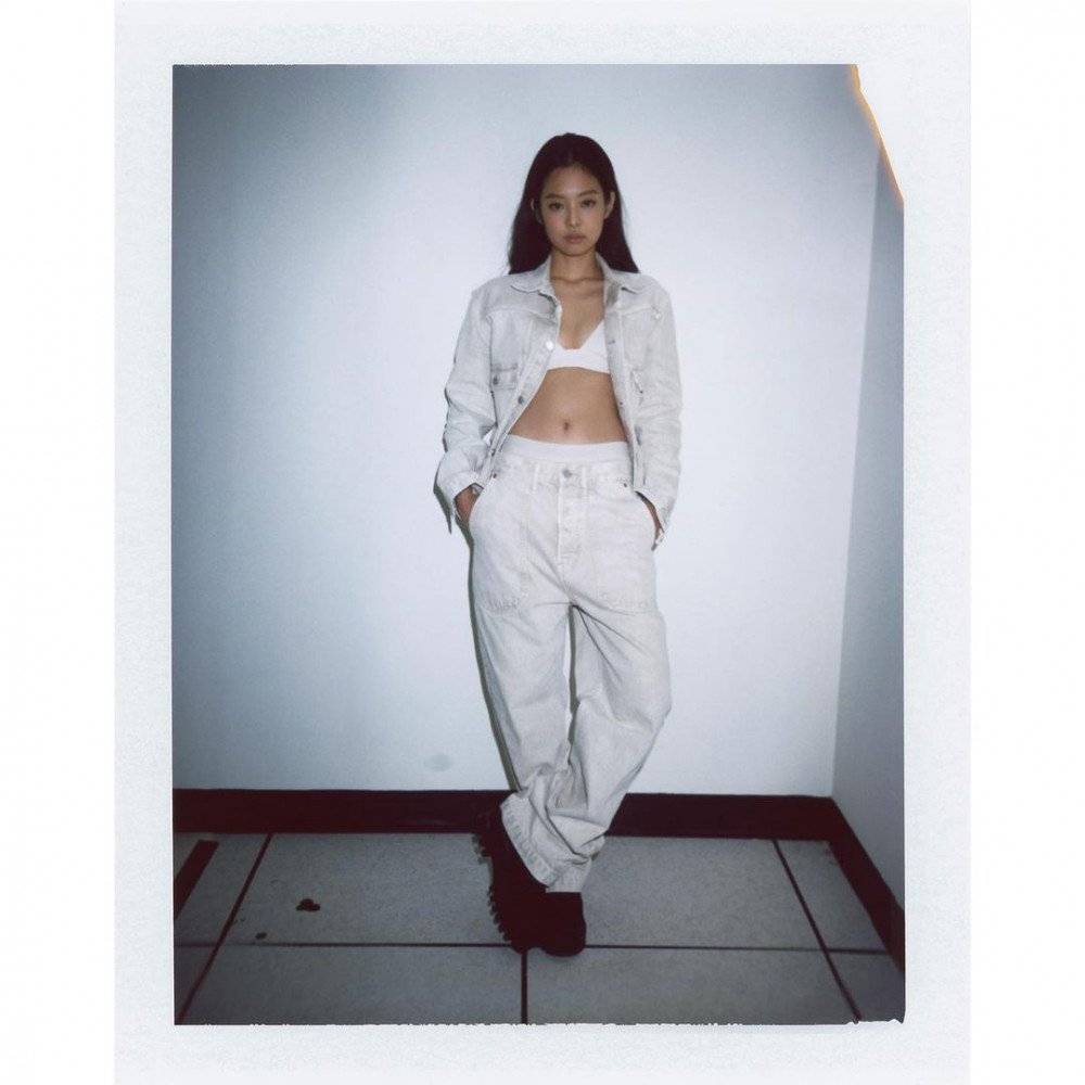 เจนนี่ BLACKPINK โชว์ความเซ็กซี่ในการถ่ายแบบอันเดอร์แวร์ล่าสุดให้แบรนด์ Calvin Klein เจนนี่ BLACKPINK 3