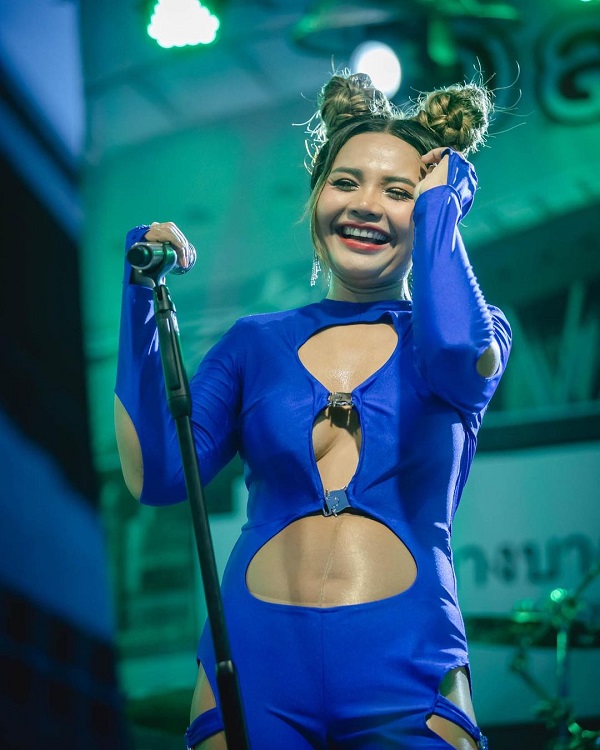 ตั๊กแตน คิวงานแน่นมากขึ้น หลัง เอ ศุภชัย ซื้อลิขสิทธิ์เพลงให้  (มีคลิป)