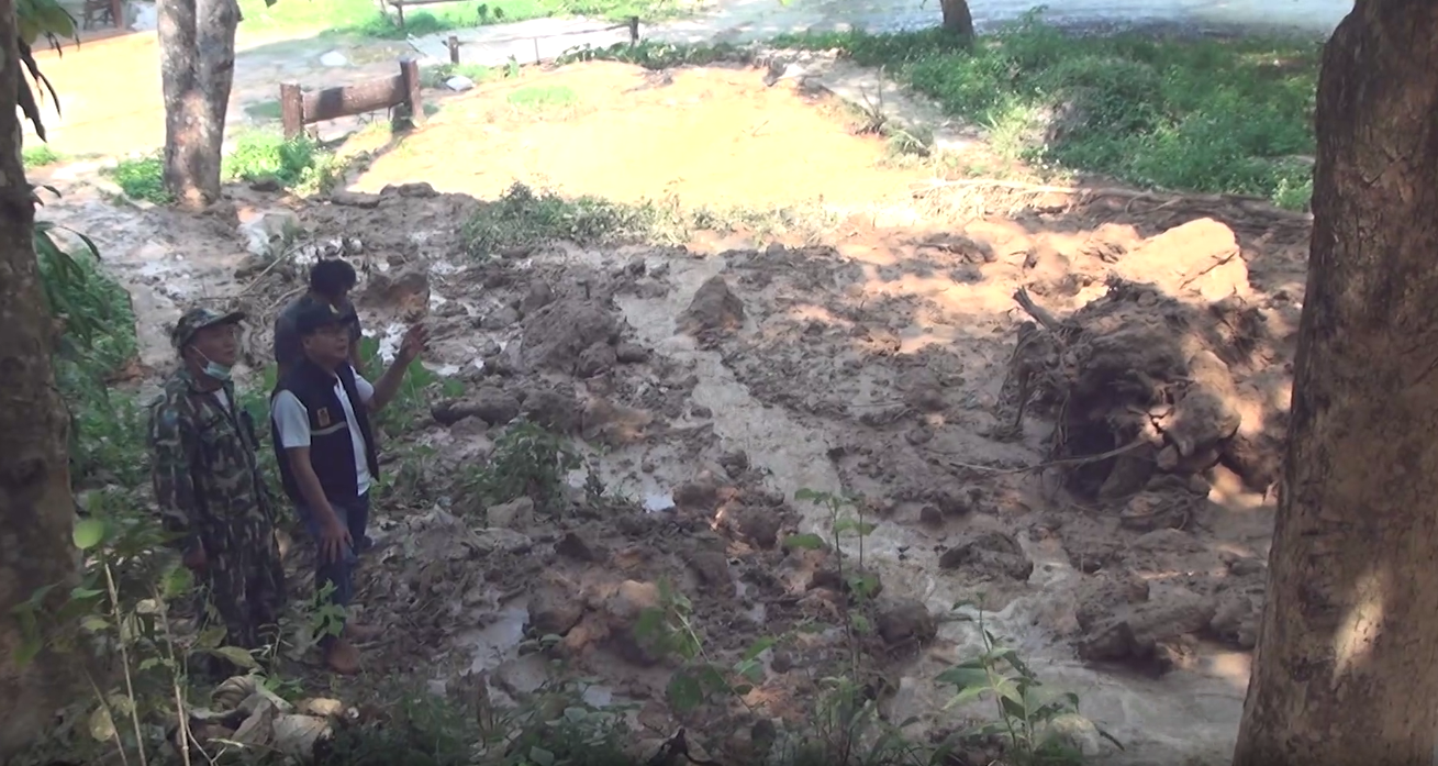 ลำปางผวา! เกิดดินสไลด์ น้ำตกธารทอง พังถล่ม ชี้ไม่เกี่ยวแผ่นดินไหว ลำปางผวา! เกิดดินสไลด์ น้ำตกธารทอง พังถล่ม ชี้ไม่เกี่ยวแผ่นดินไหว