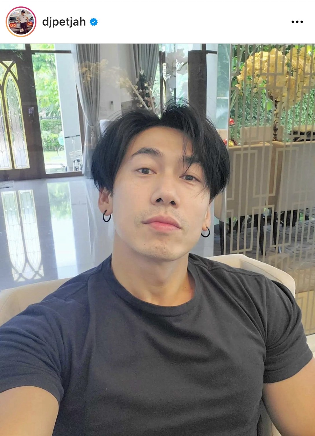 เพชรจ้า เปลี่ยนลุคใหม่เป็นโอปป้าสุดอบอุ่น ด้านแฟนคลับแห่ทักเพียบ เพชรจ้า เปลี่ยนลุคใหม่เป็นโอปป้าสุดอบอุ่น ด้านแฟนคลับแห่ทักเพียบ