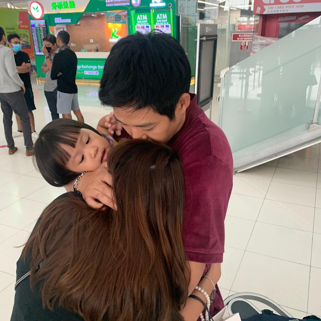 ตู่ ภพธร สุดฝืนต้องออกจากลูกและภรรยาสุดรัก บินไปทำตามฝัน 4 เดือนเต็ม! 