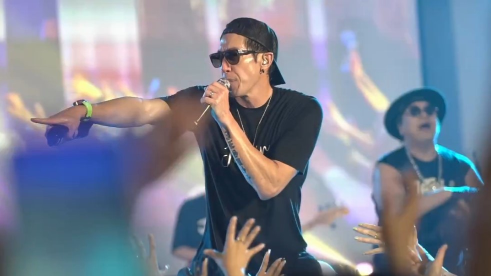 สุดเสียง เจ เจตริน ที่ต้องการเพียงจะลา มองหน้าเธออีกครั้ง สุดเสียง เจ เจตริน ที่ต้องการเพียงจะลา มองหน้าเธออีกครั้ง