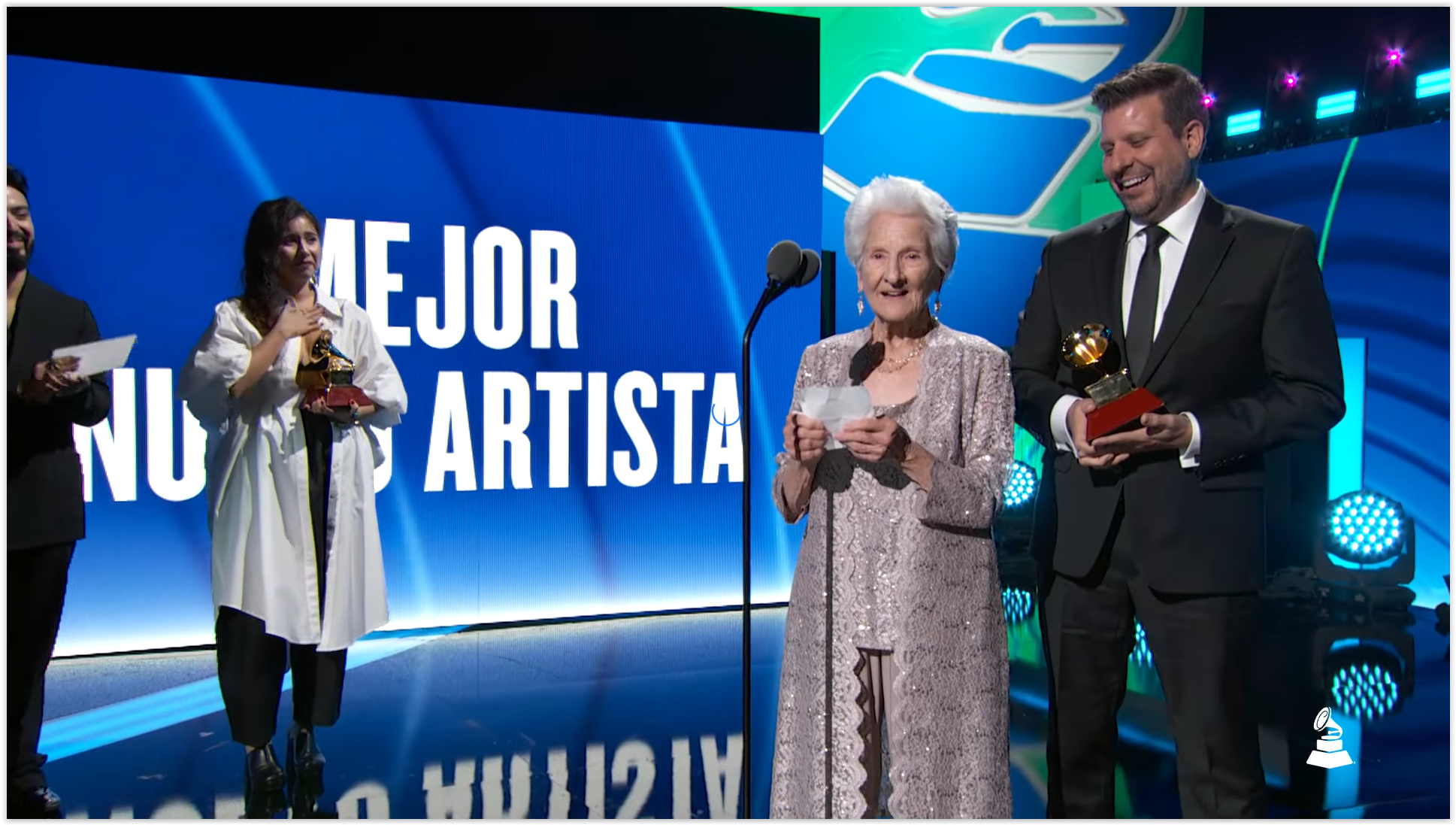 “Angela Álvarez”  ได้ Best New Artist  งาน “Latin Grammy 2022” ในวัย 95ปี