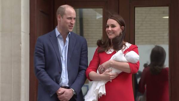 ‘เจ้าชายวิลเลียม - เคท’ ฉลองเสกสมรสครบ 10 ปี รักหวานแน่นแฟ้นไม่เปลี่ยน ‘เจ้าชายวิลเลียม - เคท’ ฉลองเสกสมรสครบ 10 ปี รักหวานแน่นแฟ้นไม่เปลี่ยน