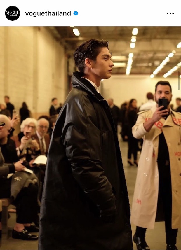 ‘ไบร์ท วชิรวิชญ์’ กระทบไหล่นางเอก Bridgerton 2 ที่ลอนดอนแฟชั่นวีค (มีคลิป)