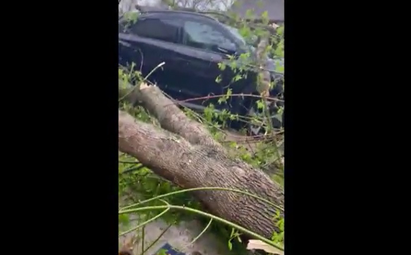 พายุทอร์นาโด 7 ลูก ถล่มสหรัฐฯ ปชช.กว่า 30,000 คนไม่มีไฟฟ้าใช้