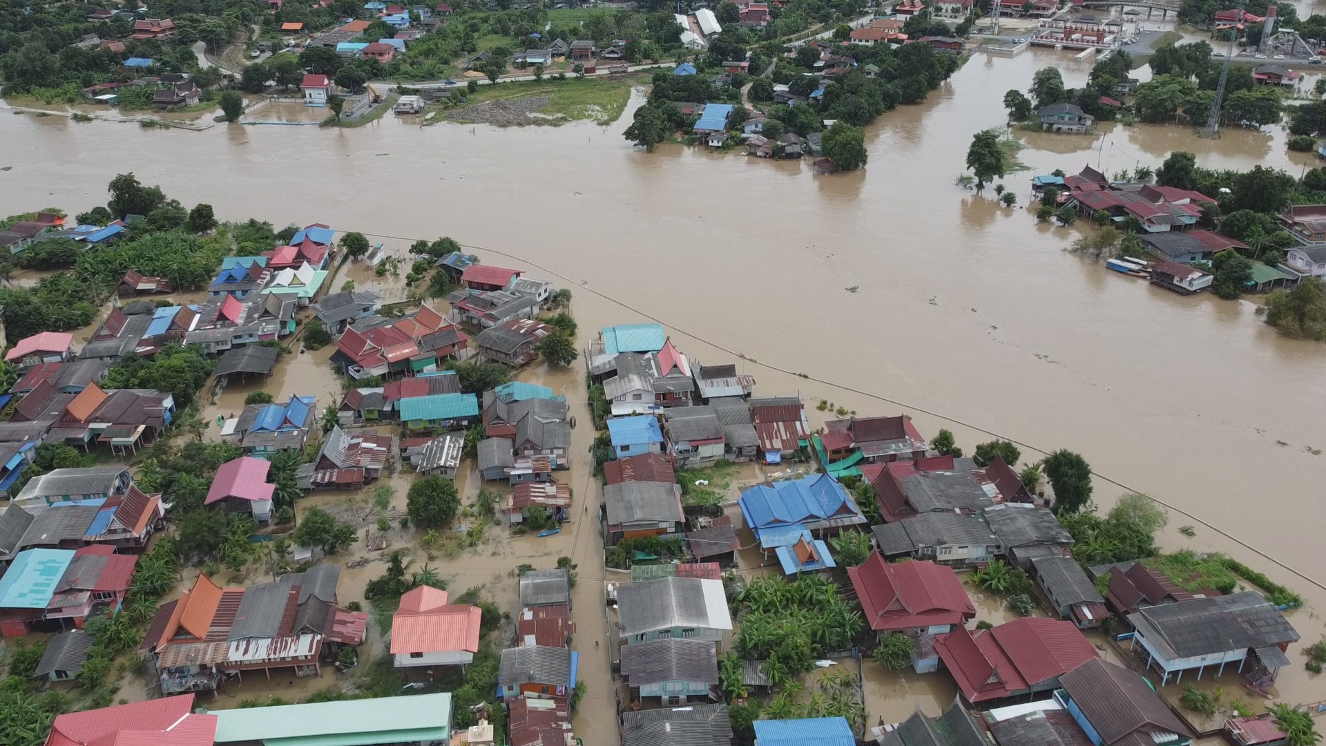 สถานการณ์น้ำท่วมล่าสุด อยุธยา 6 อำเภอจมบาดาล  บางชะนี-บางบาล หนักสุด