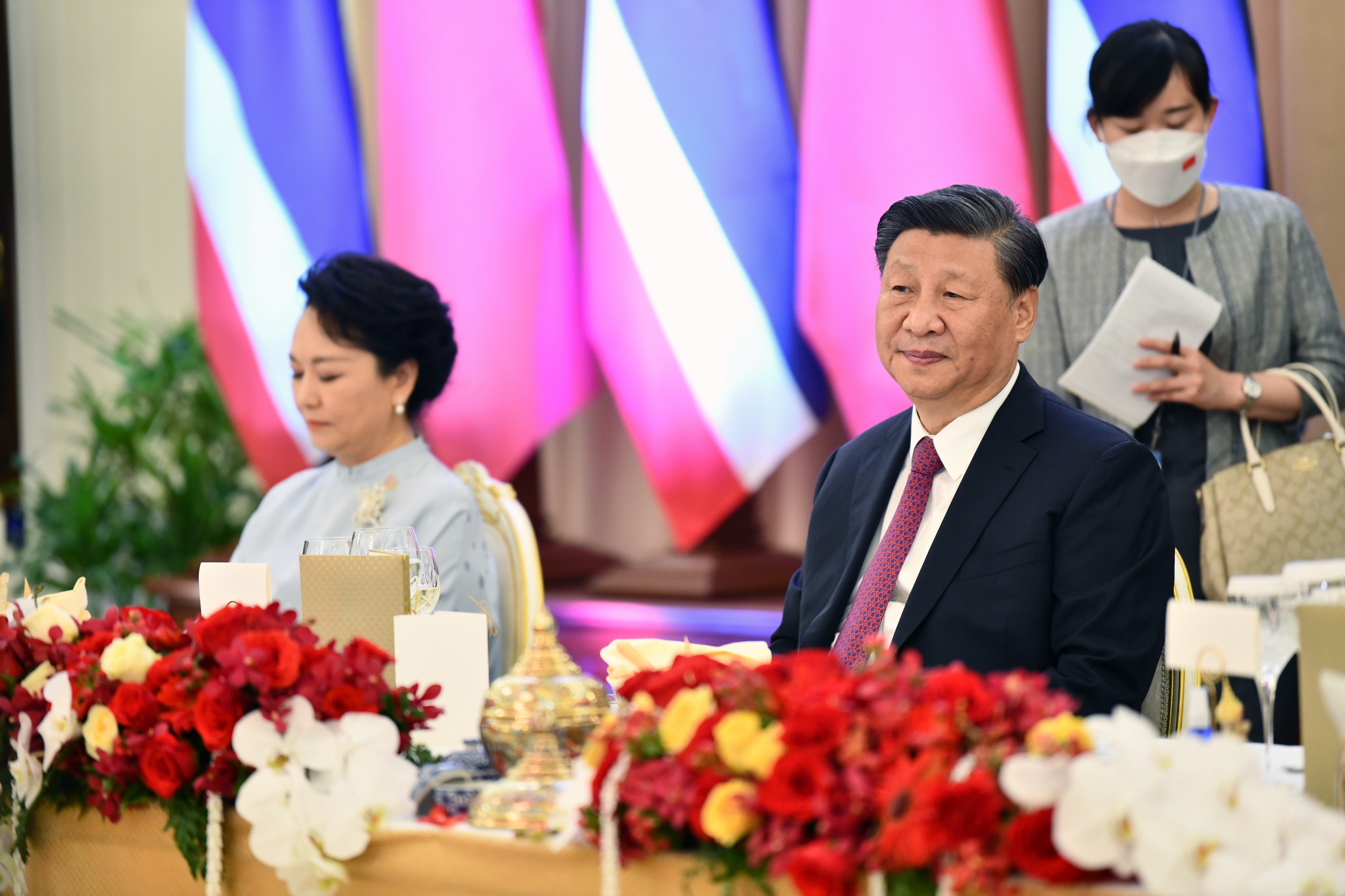 ประมวลภาพ นายกฯ เลี้ยงอาการกลางวัน สี จิ้นผิง และภริยา