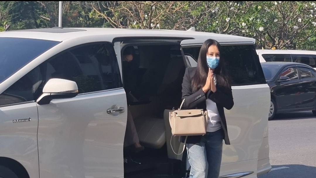 แม่ภนิดา และ 6 คนบนเรือ มาศาลได้นัดพร้อมคู่ความที่เกี่ยวข้องมาศาลเพื่อสอบถามถึงพยานหลักฐาน