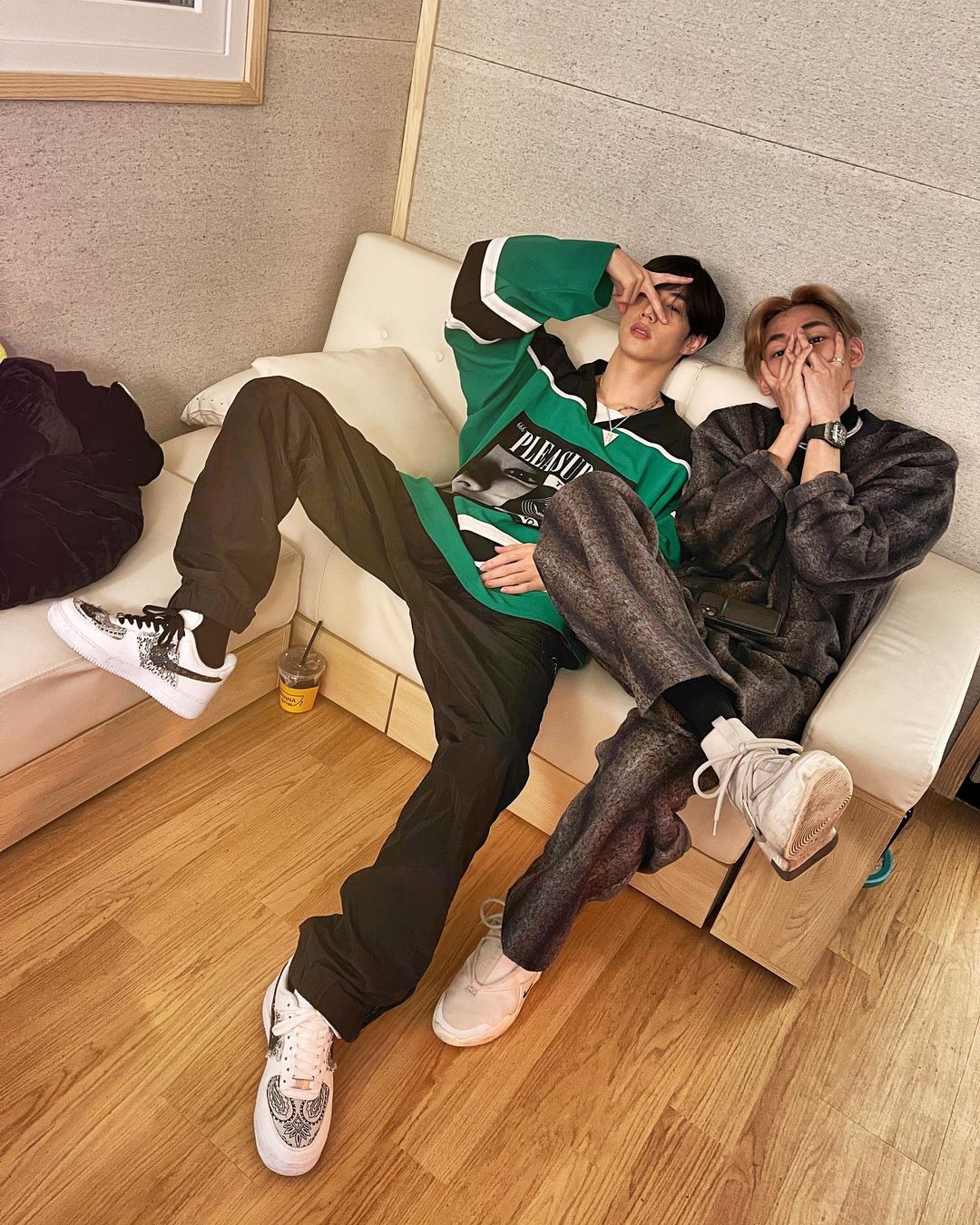 แฟนๆกรี๊ดลั่น มาร์ค - แบมแบม อวดรอยสักเลข 7 คู่กัน