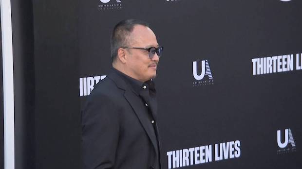 ‘เวียร์ ศุกลวัฒน์ - เจมส์ ธีรดนย์’ นำทัพดาราไทยเปิดตัวหนัง Thirteen Lives 13 หมูป่าที่ฮอลลีวูด (มีคลิป)