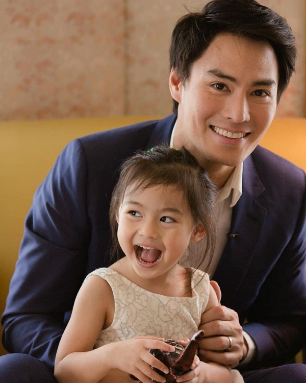 นาวิน ต้าร์ -ไฮโซน้ำหวาน ใช้ชีวิตที่หัวหินชั่วคราว  (มีคลิป)