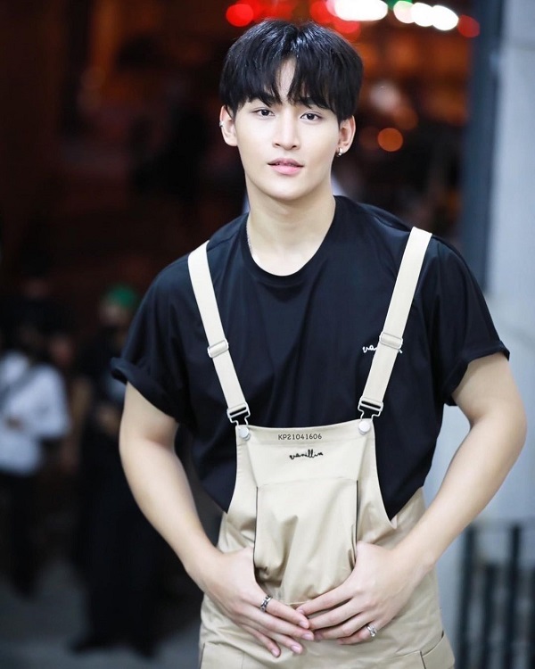 “โอห์ม ฐิติวัฒน์” ขออุบโปรเจกต์คู่ “ฟลุ้ค ณธัช” ด้านแฟนคลับรอลุ้น (มีคลิป)