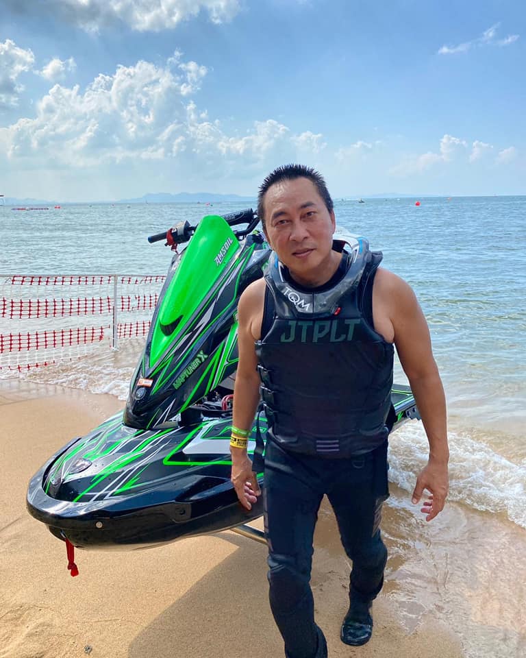 เปิ้ล นคร รำแก้บนหลัง น้องออก้า คว้าอันดับ 2 การแข่งขันเจ็ตสกีระดับโลก เปิ้ล นคร รำแก้บนหลัง น้องออก้า คว้าอันดับ 2 การแข่งขันเจ็ตสกีระดับโลก